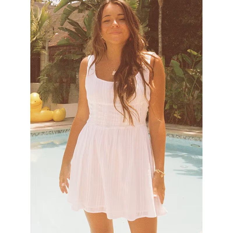 Short dress with straps