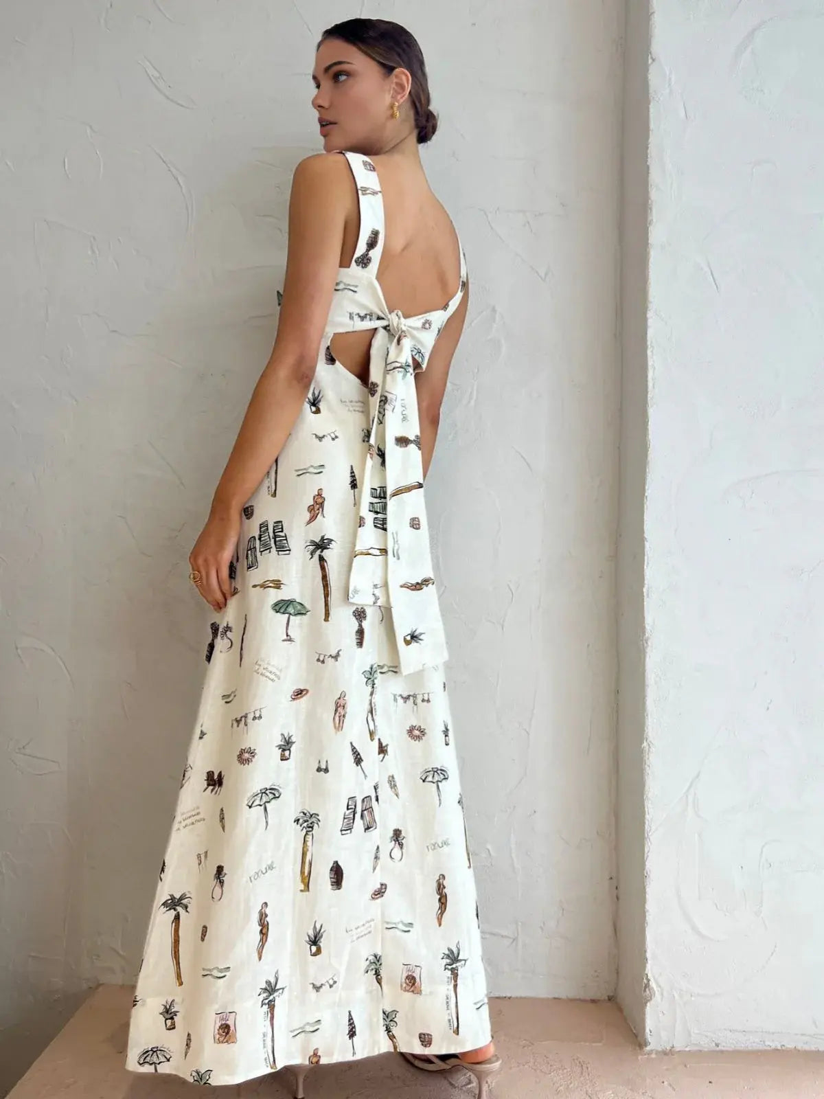 Women's long dress with tropical print