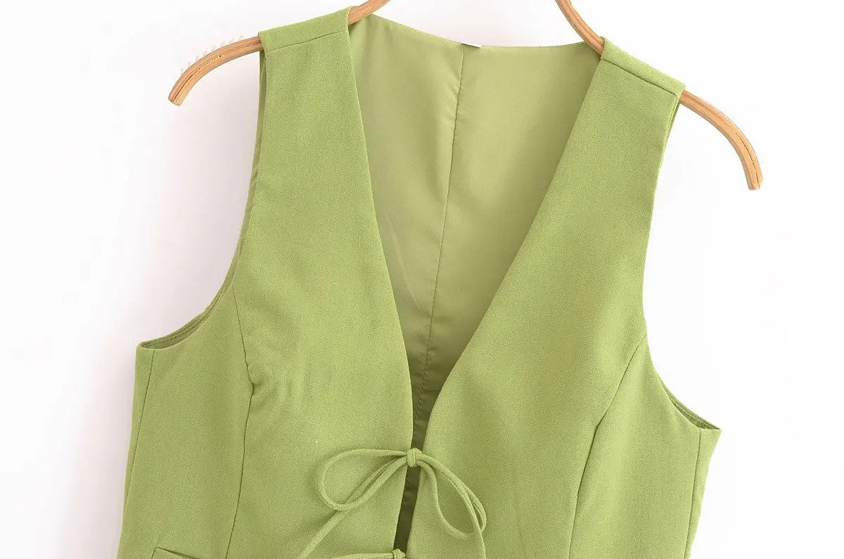 Lightweight vest with laces