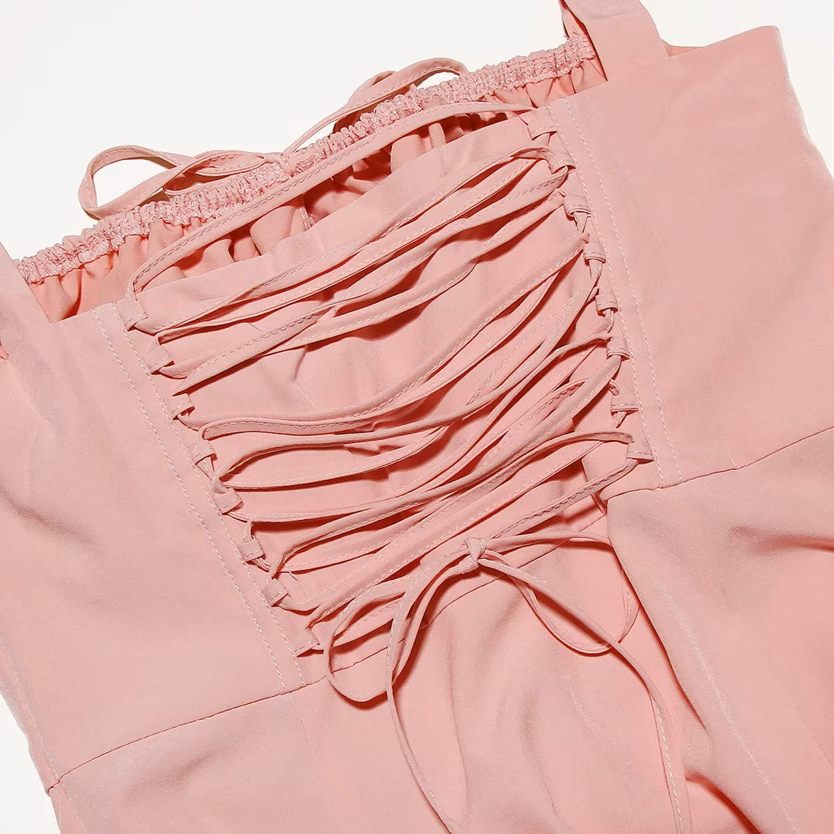 Elegant dress with laces