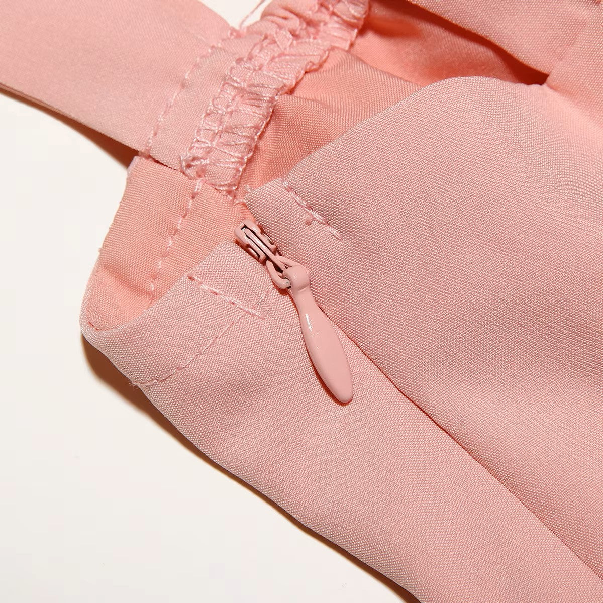 Elegant dress with laces