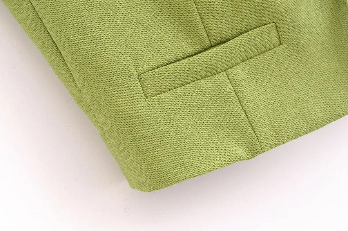 Lightweight vest with laces