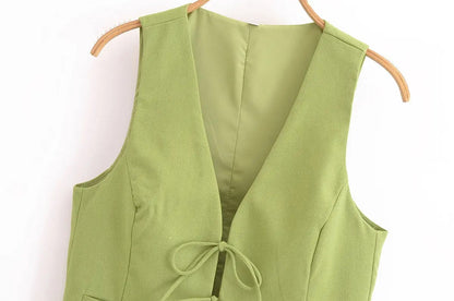 Lightweight vest with laces