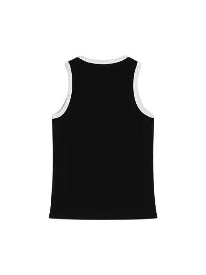 Basic sleeveless t-shirt