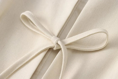 Lightweight vest with laces